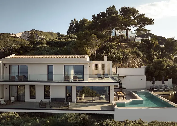 Willa Bardo Villa, Endless Blue With Heated Pool, By Thinkvilla Argassi