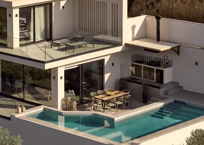 Bardo Villa, Endless Blue With Heated Pool, By Thinkvilla