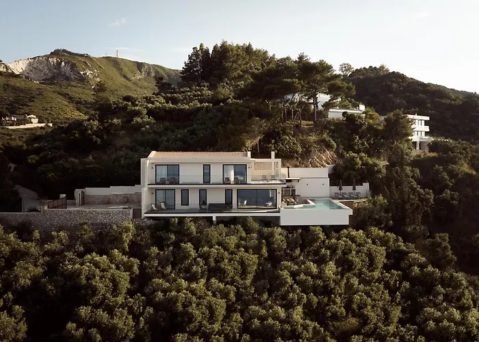 Bardo Villa, Endless Blue With Heated Pool, By Thinkvilla Willa