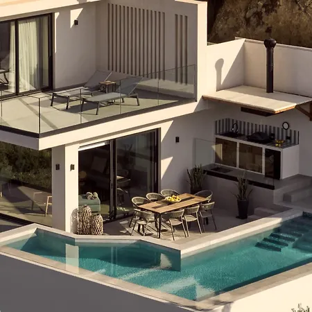 Bardo Villa, Endless Blue With Heated Pool, By Thinkvilla